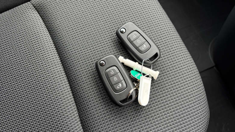 Nissan Primastar 30 L2 Diesel 2.0 dCi 150ps H1 Acenta Van Auto